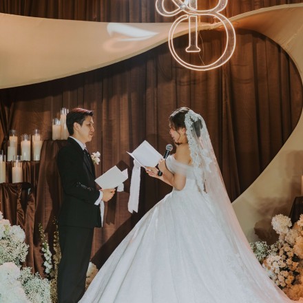 Tiệc Cưới Không Nhất Thiết Phải Decor Hoa